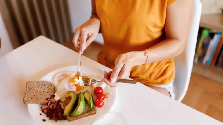 People experiencing anxiety and depression should avoid these 10 foods