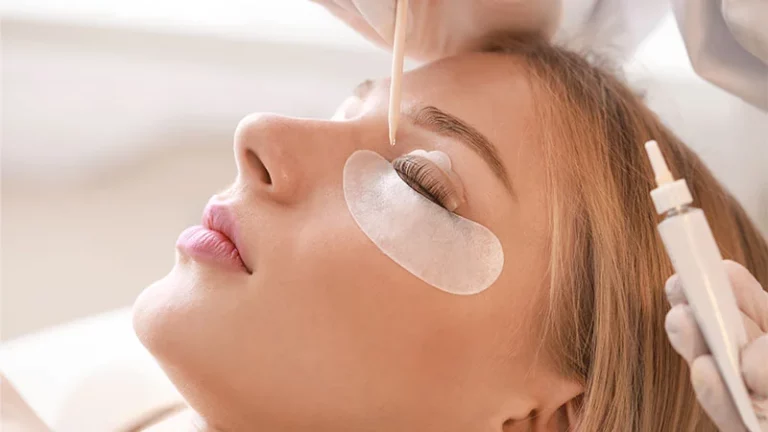 How long does a lash lift last?