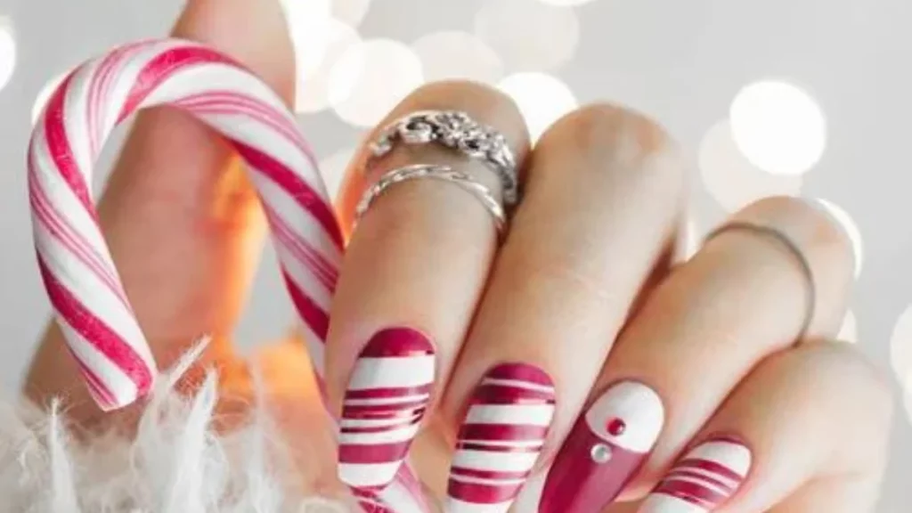 Christmas nail designs and nail art for 2022