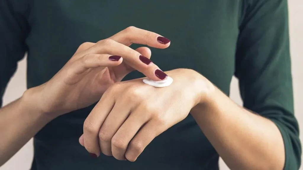 How to treat dry hand skin, according to experts