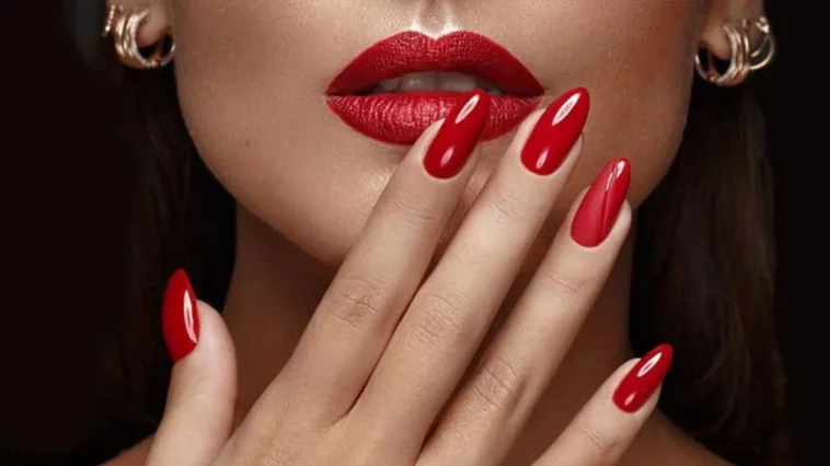 RUSSIAN MANICURE | WHAT IS IT AND HOW TO GET THE LOOK