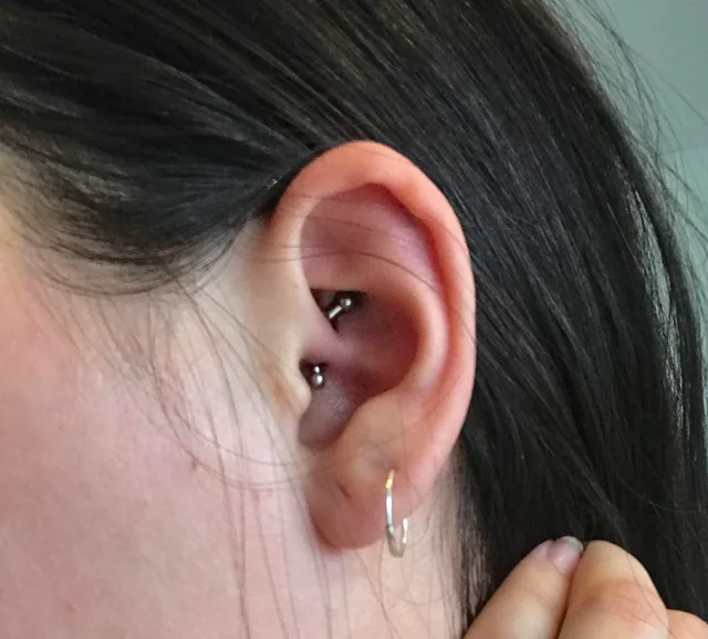 Tragus Piercing: Complete Guide, Healing Process, Risks, and Aftercare Tips