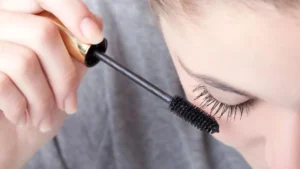 Mastering the Art of Mascara Application: Expert Tips for Flawless Lashes