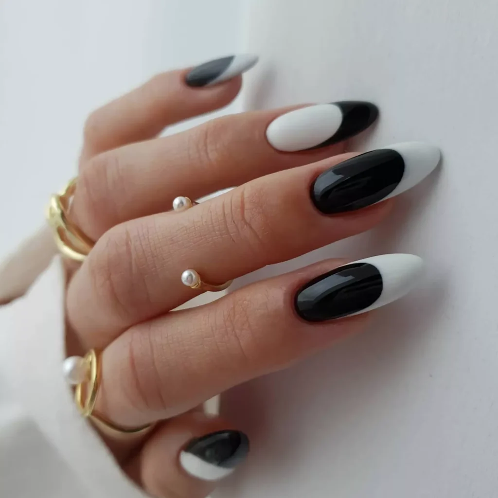 two-tone French manicure