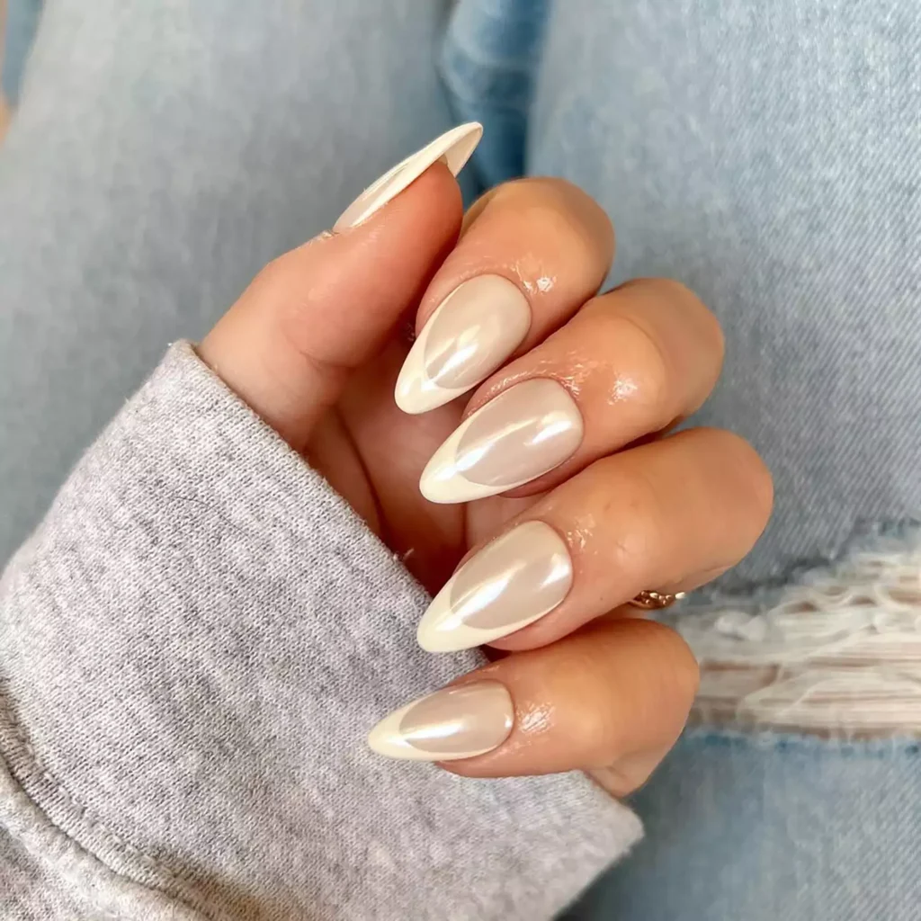 two-tone French manicure