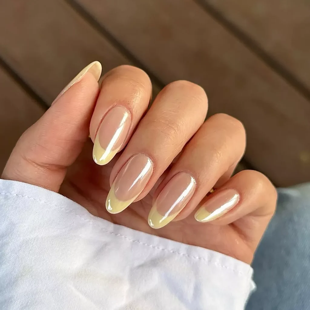two-tone French manicure